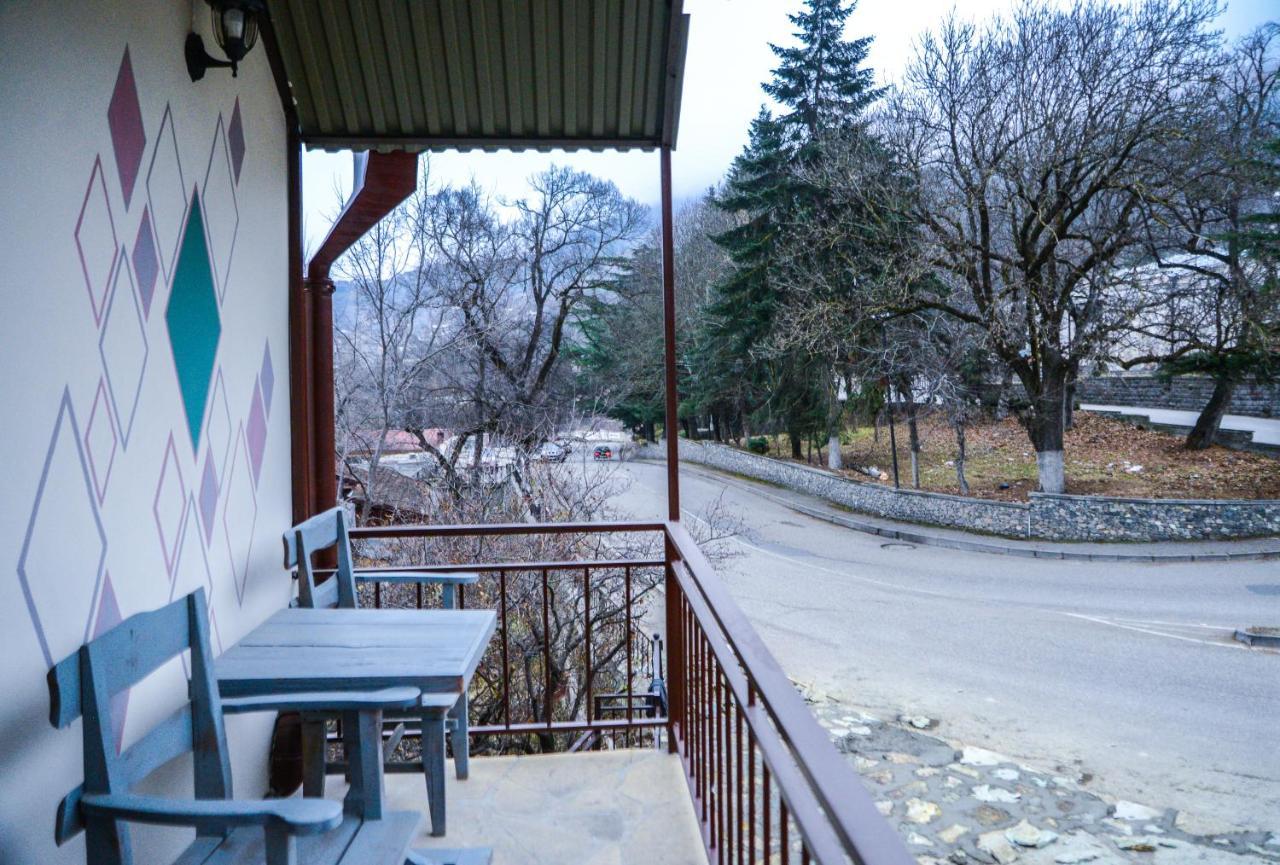 Paxlava Guesthouse & Restaurant Dilijan Exterior foto